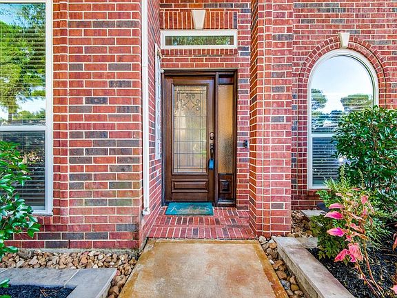 Come on in and sit a spell! Note the stained walkway.