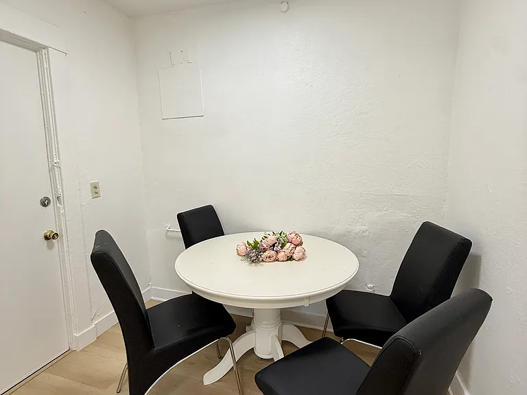 3011 Walton Ave — Photo 5