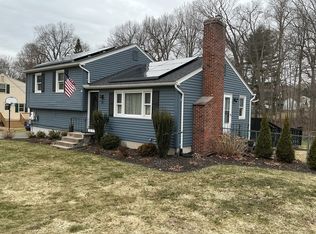 34 Pebble Path Ln, West Springfield, MA 01089