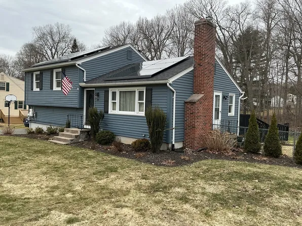 34 Pebble Path Ln, West Springfield, MA 01089