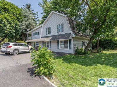 6080 Weaversville Rd E, Bethlehem, PA, 18017