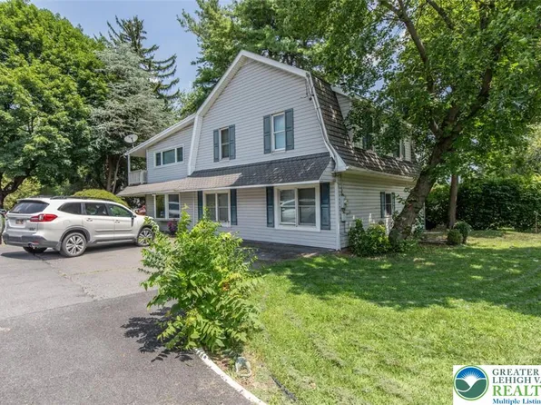 6080 Weaversville Rd E, Bethlehem, PA 18017