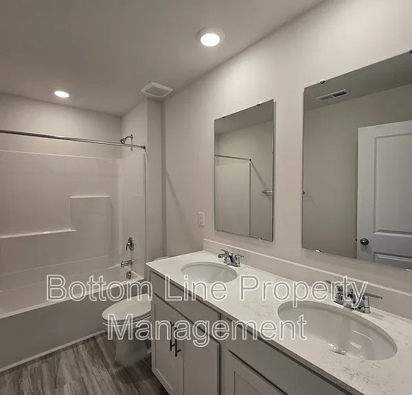 549 Blackpool Ct — Photo 34