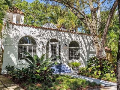 2820 Crystal Ct, Miami, FL, 33133
