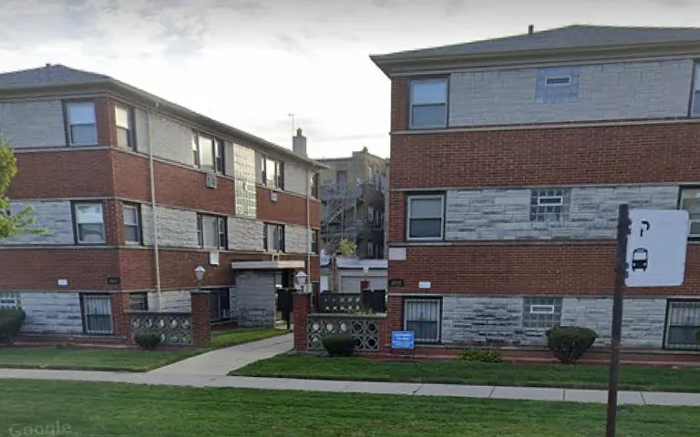 8045-49 S King Dr W — Photo 1