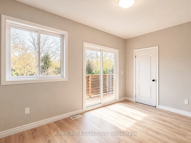 15 Waddington Cres #3 — Photo 15