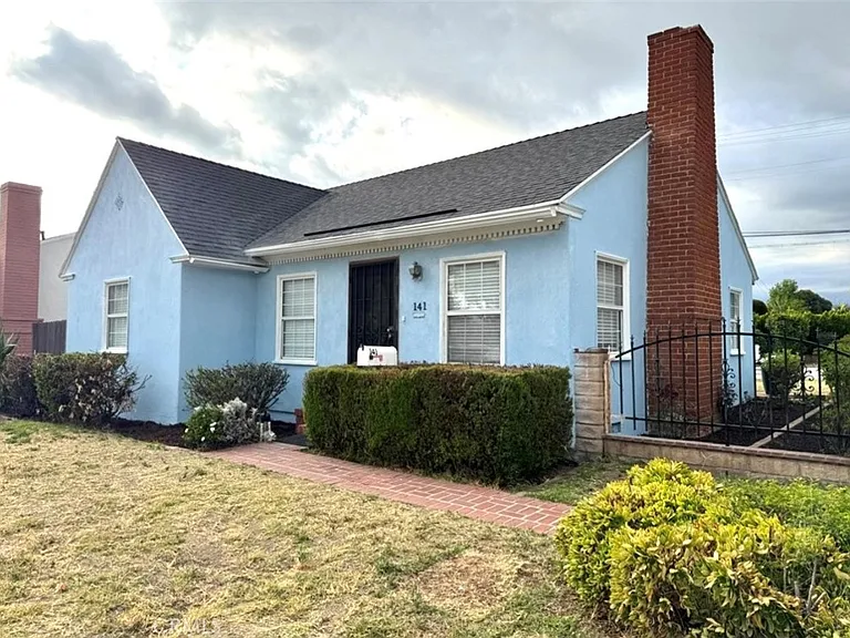 141 W Fairview Ave — Photo 1