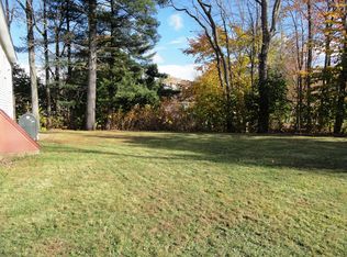 12 Auburn St, Springvale, ME 04083