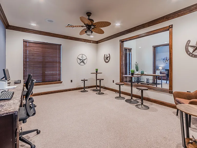 Hunter's Cove Apartments — Photo 20