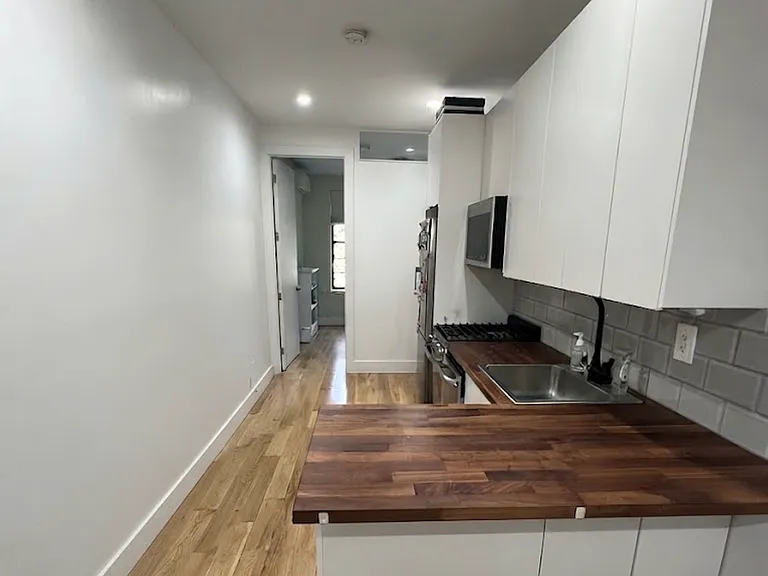 482 Onderdonk Ave #2R — Photo 2