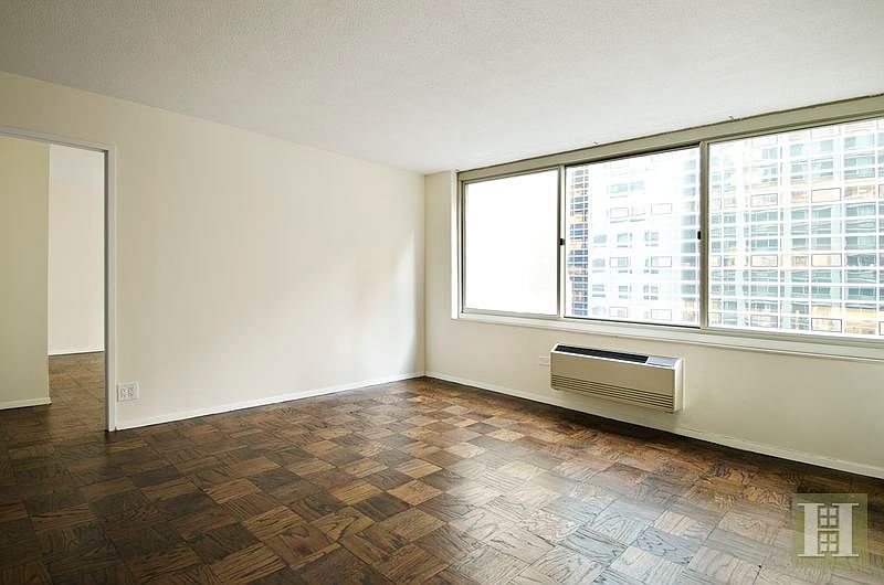 1st image of 325-333 E 45th St APT 8A