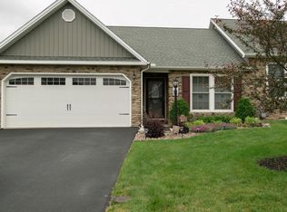 261 Pin Oak Ln, Shippensburg, PA 17257