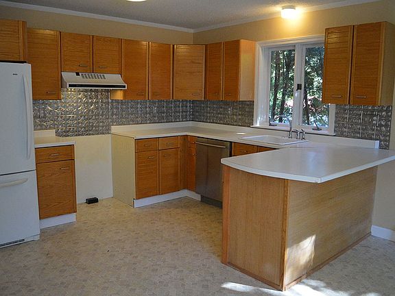 Kitchen - 17ft x 16ft