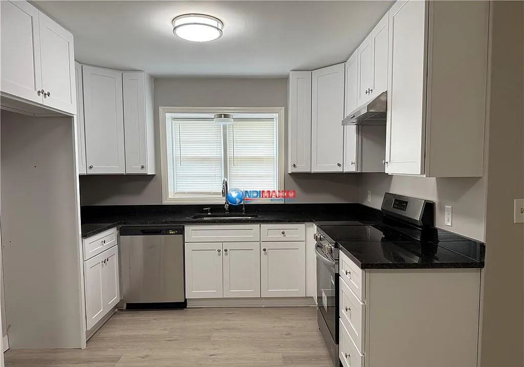 3 bed, 1.5 bath, 1506 sqft, $1,695 — Photo 4