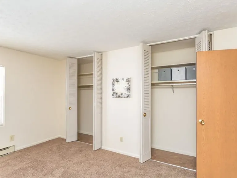 Boulevard Club Apartments — Photo 13