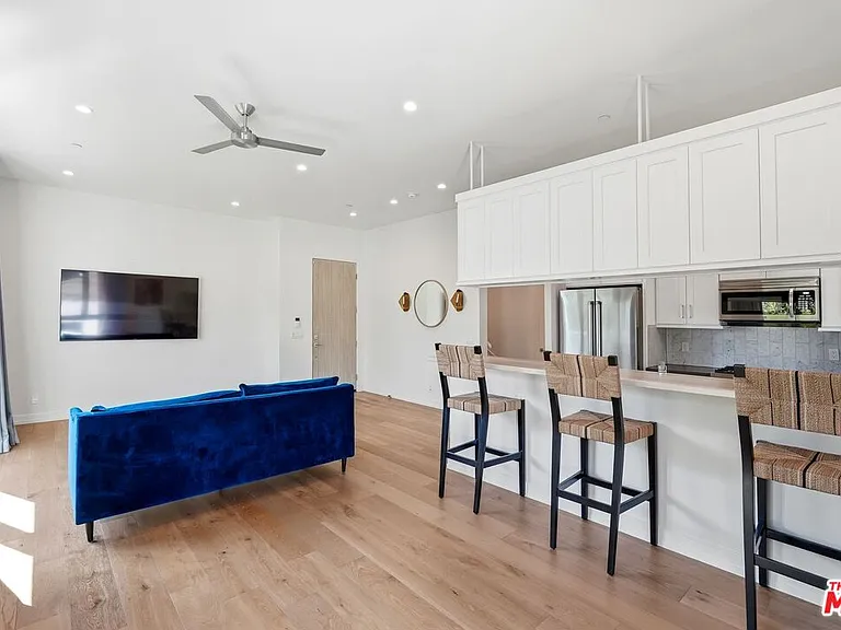 1041 N Spaulding Ave #203 — Photo 11