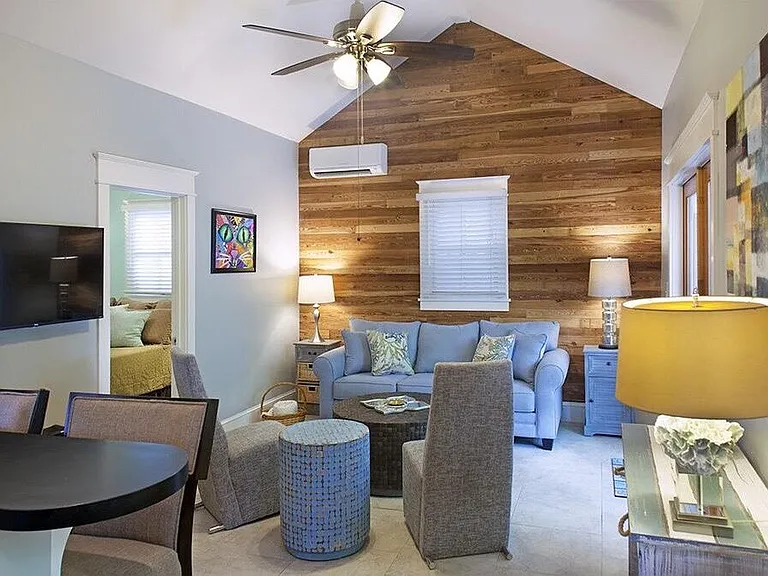 1012 Fleming St #3 — Photo 3