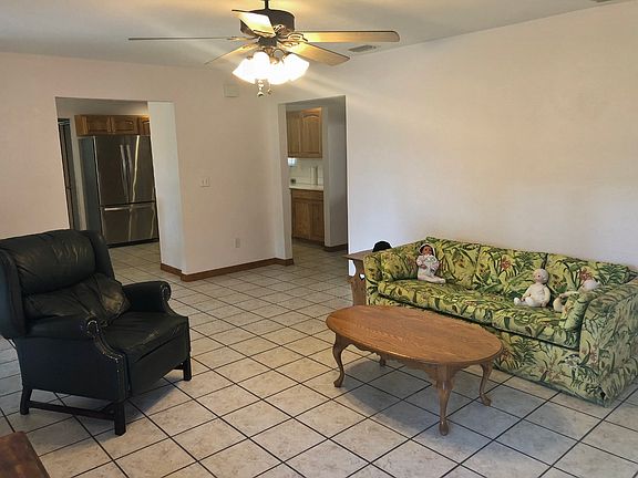 3rd image of 505 SW Deanna Ter