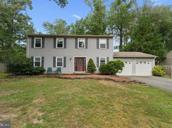 8 Olympic Dr, Fredericksburg, VA 22408