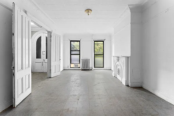 Sold by Compass | media 2