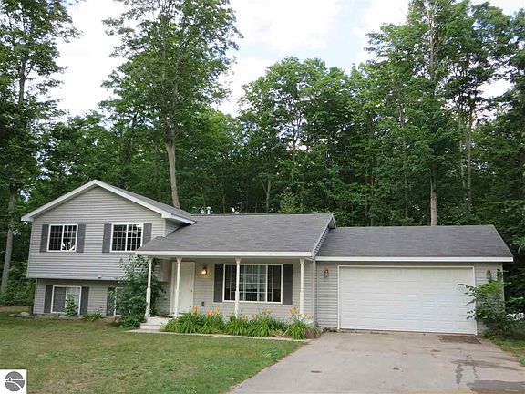 2nd image of 2245 Woodcock Ln