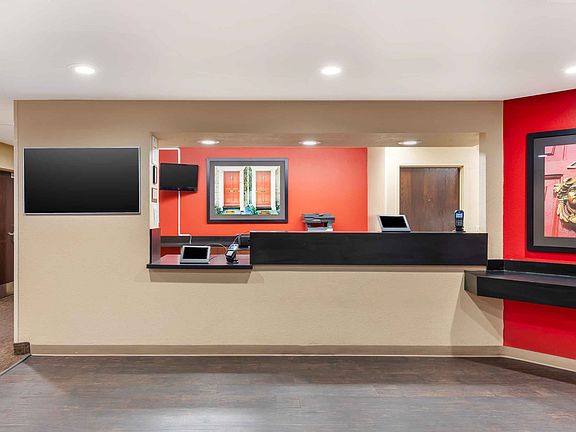 Lobby and Guest Check-in