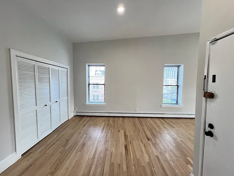 48 Bright St #4 — Photo 8