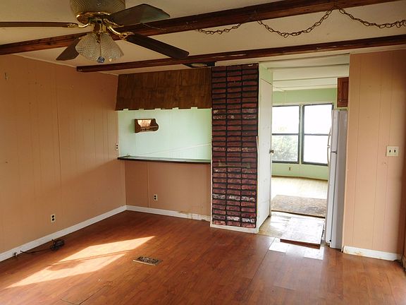 Additional Living Room