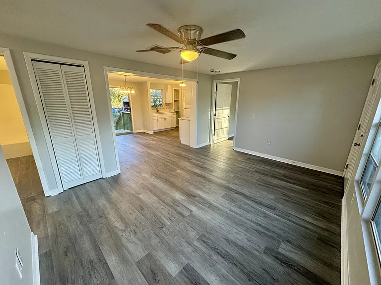 403 Tillman Ave SW — Photo 2