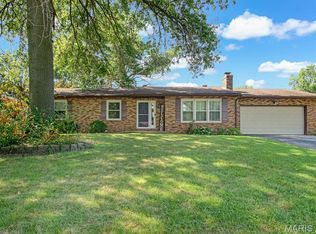 303 Eugenia Dr, Smithton, IL 62285