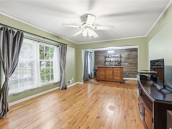 4th image of 9947 Ballentine St
