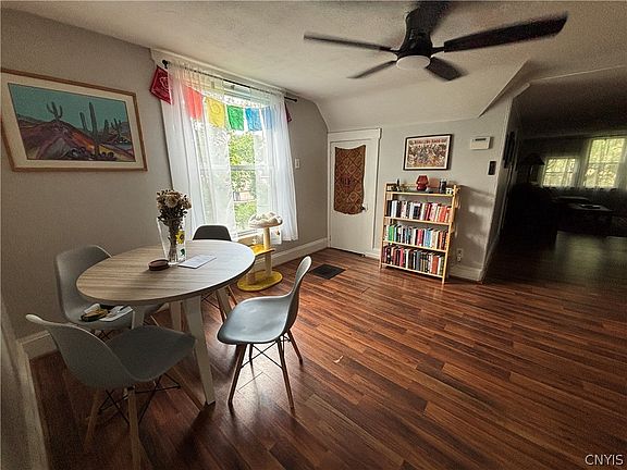 5th image of 206 Green St