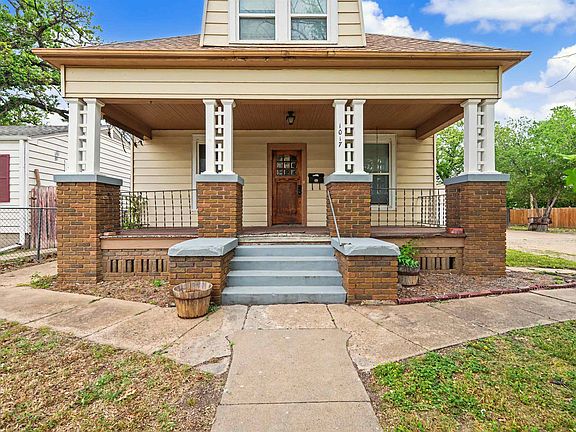 2nd image of 1017 E Iron Ave