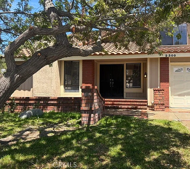 4 bed, 2510 sqft, $4,475 — Photo 2