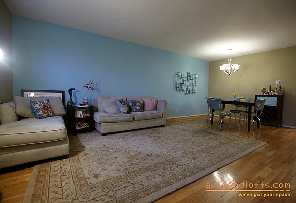 Rented by aptsandlofts.com | media 2