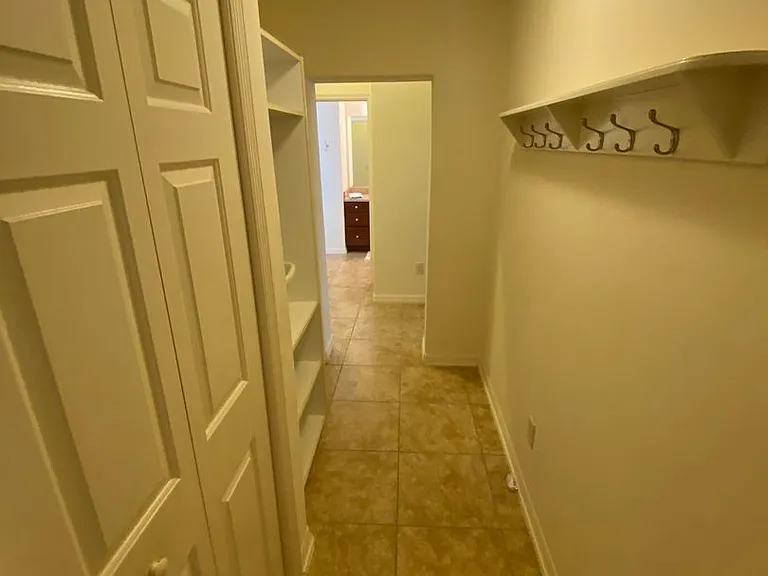 1709 Hagood Loop — Photo 4