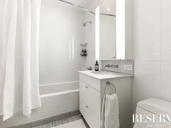 520 West 19th Street 4A image 8 of 9