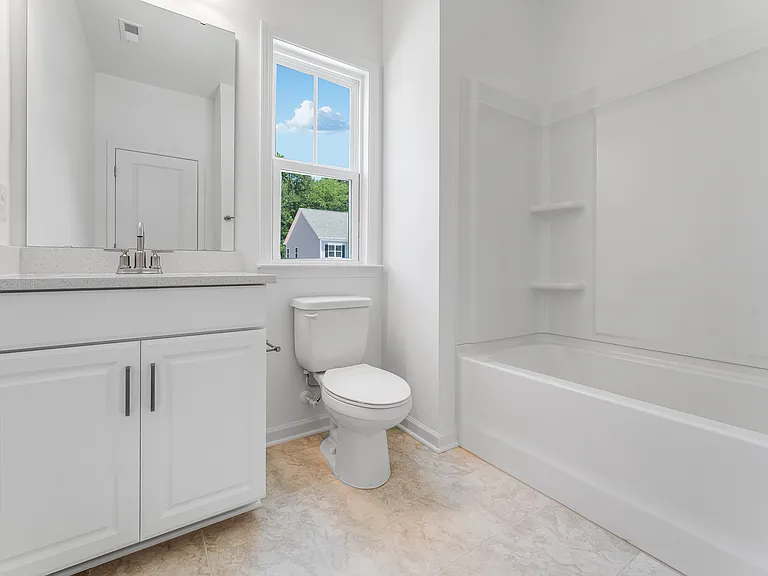 136 Glenn Dr — Photo 23