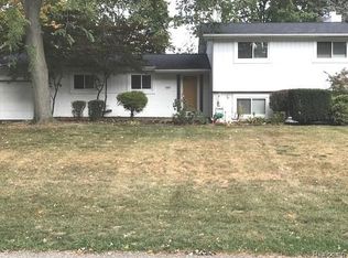 5552 Wild Ridge Ln, West Bloomfield, MI 48322