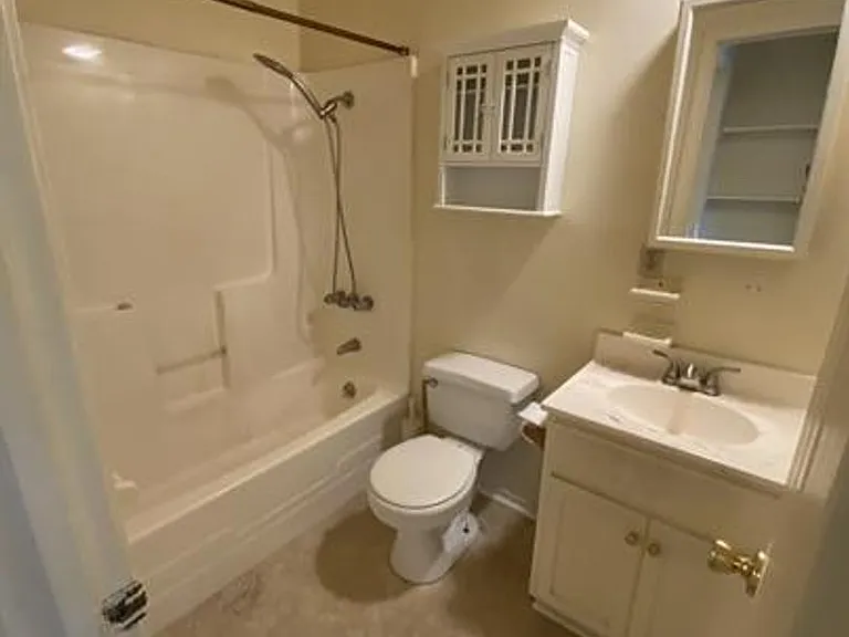 1213 Spear Ave — Photo 15