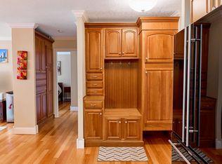 33 E Cedar St APT 12B, Chicago, IL 60611