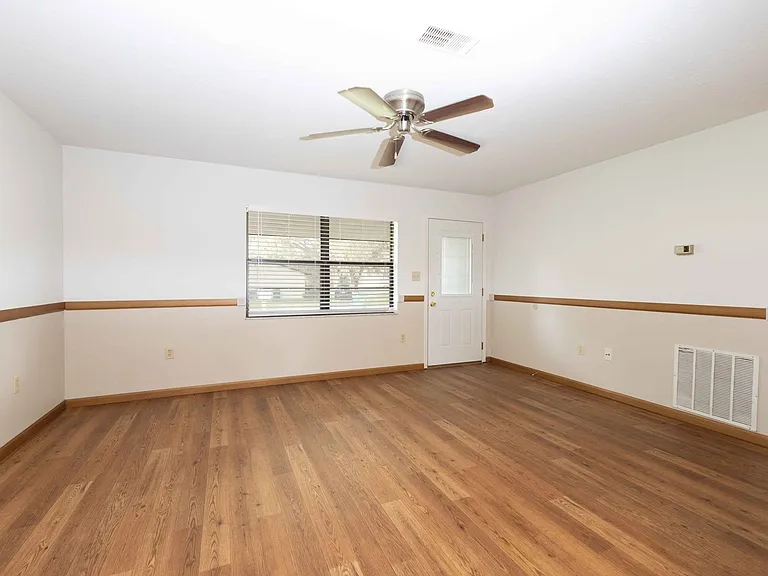301A Curry St — Photo 2