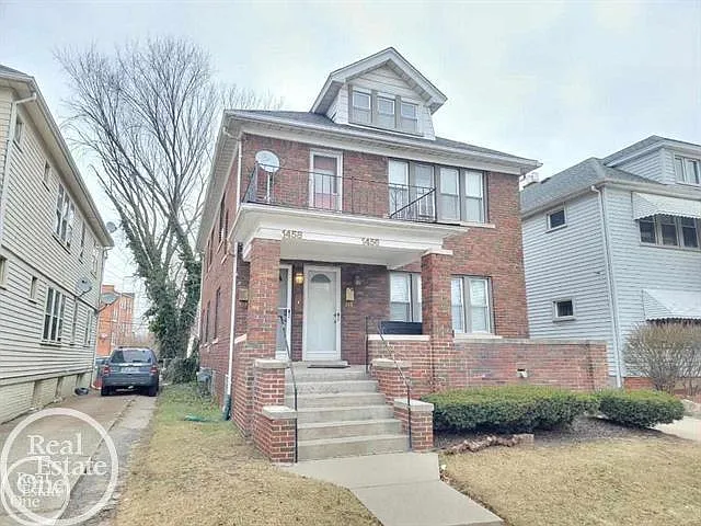 Building Photo - 1456 Beaconsfield Ave