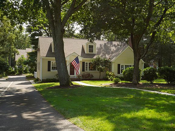 5th image of 23 Cedar Dr