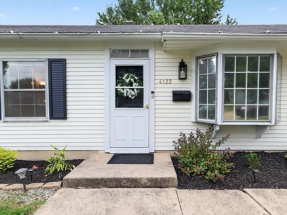3rd image of 4122 Manor Dr
