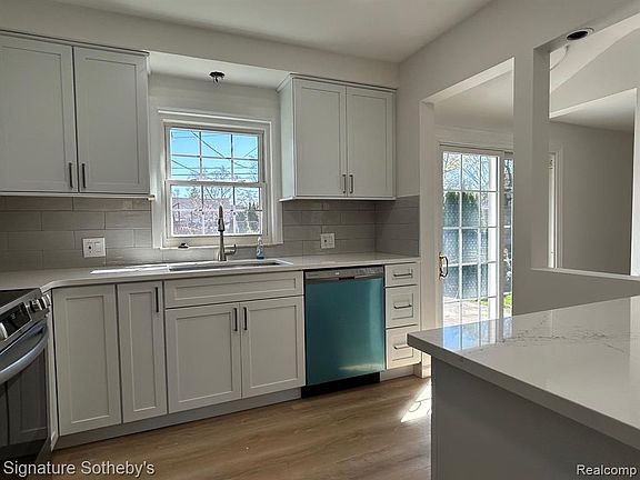 4th image of 2194 Dorchester Rd