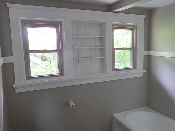 2nd image of 2530 Northwestern Ave #3