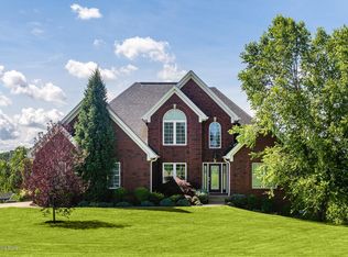 452 Peach Orchard Cir, Fisherville, KY 40023