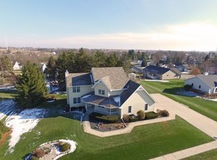 720 Ledgeview Ln, Brownsville, WI 53006