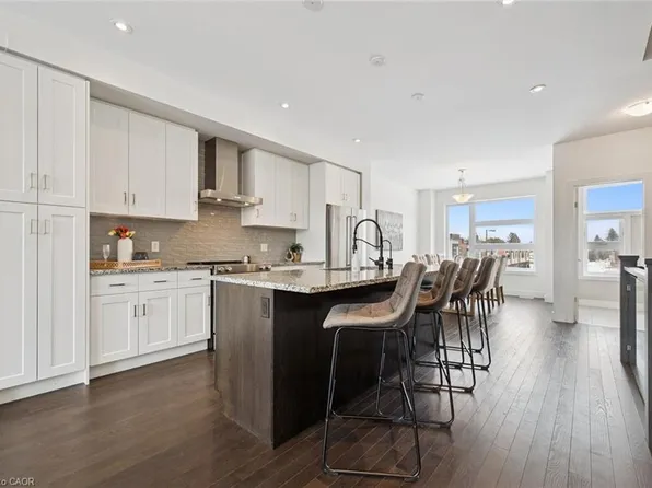 60 Arkell Rd #71, Guelph, ON N1L 0N7